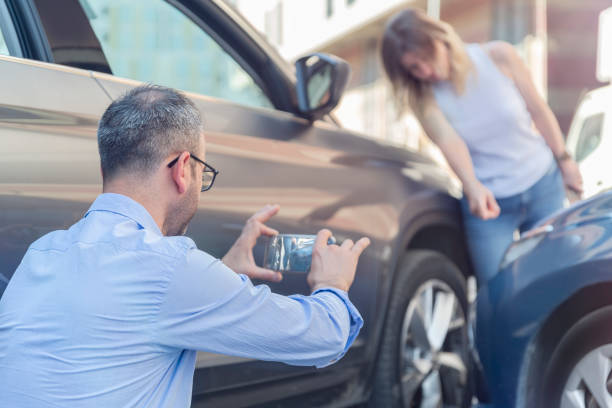 Professional Full Coverage Car Insurance technician working in Las Quintas Fronterizas, TX